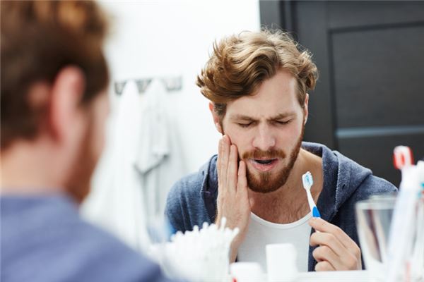 夢見牙齒流血_周公解夢