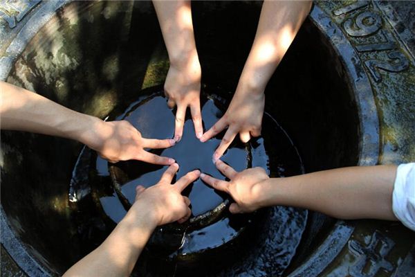 夢見和朋友一起玩_周公解夢