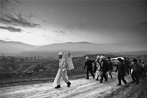 夢到穿孝衣辦喪事_周公解夢