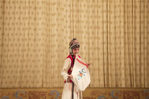 夢見唱戲的是什麼徵兆_周公解夢