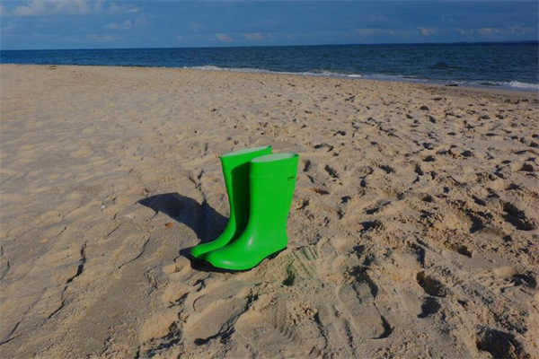 夢見水靴代表著什麼_周公解夢