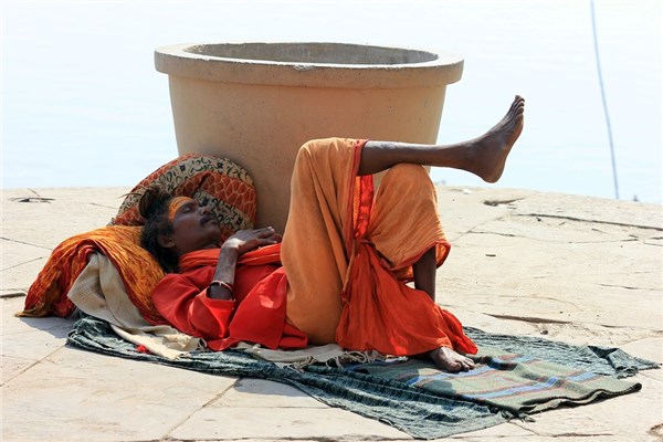 夢到睡馬路上是什麼徵兆_周公解夢