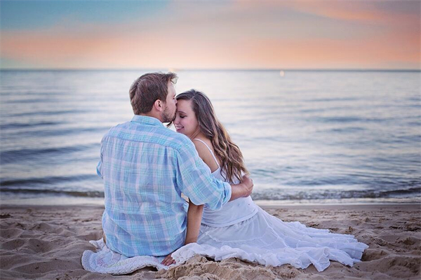 夢見老公和別人好了是什麼預兆_周公解夢