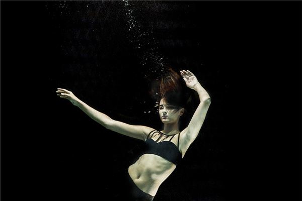 夢見有人掉進河裡有什麼寓意嗎_周公解夢