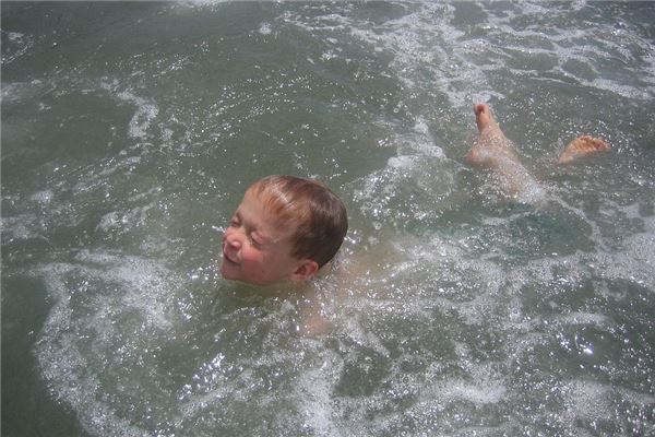 夢到小孩溺亡是什麼預兆_周公解夢