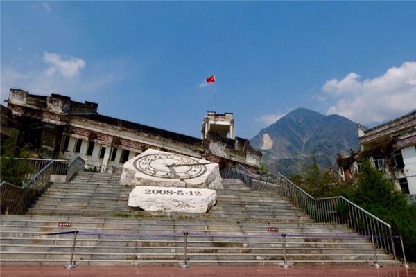 做夢夢到樓房倒塌_周公解夢