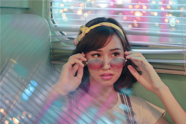 屬豬女人出生年份和性格_十二生肖