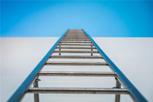 女人夢見下梯子_周公解夢