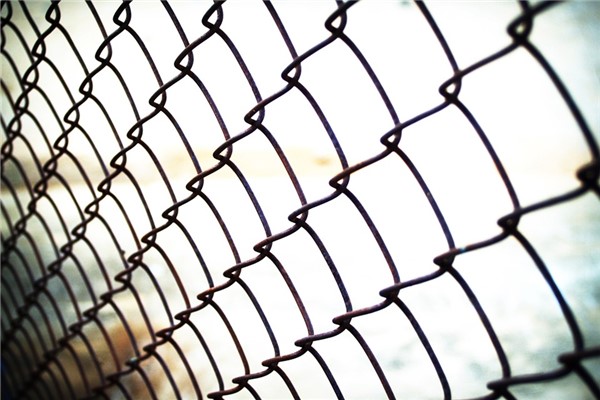 夢到鐵網是什麼徵兆_周公解夢