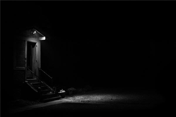 夢見周圍很黑_周公解夢