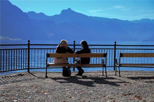 夢見和已故的姑說話_周公解夢