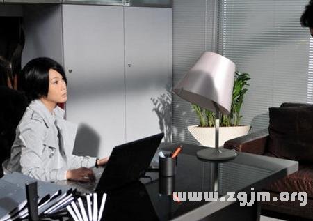 被12星座男討厭的職場女性_十二星座