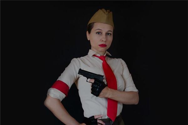 夢見女軍人是什麼徵兆_周公解夢