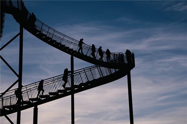 夢見爬上樓梯是什麼意思_周公解夢