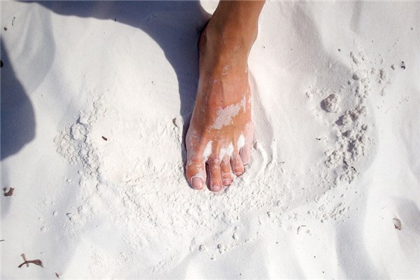 夢到了自己的腳爛了的預兆_周公解夢