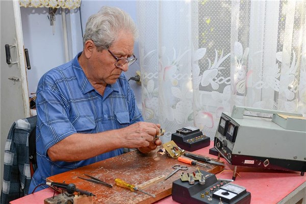 夢到朋友的爸爸死了是凶兆還是吉兆_周公解夢