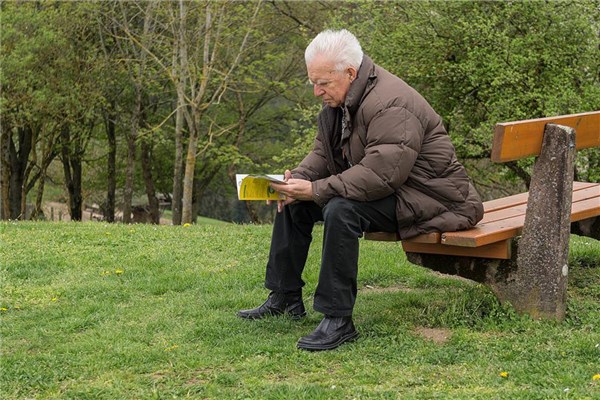 夢到已死的老人會是什麼預兆_周公解夢