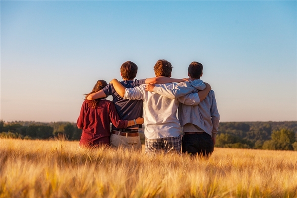 夢到多年前的朋友是什麼兆頭_周公解夢