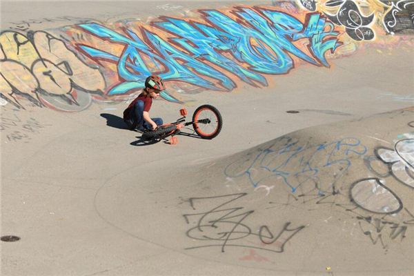 夢見自己孩子受傷_周公解夢