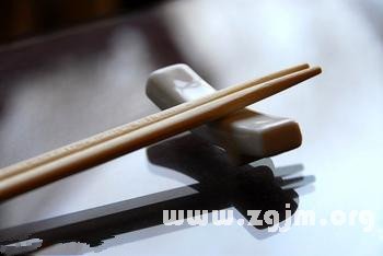 夢見一雙筷子