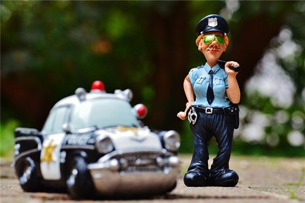 夢見報警不成功_周公解夢
