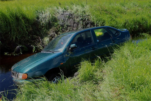 夢到車掉坑裡有什麼含義_周公解夢
