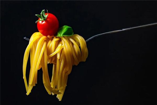 夢見吃麵條_周公解夢