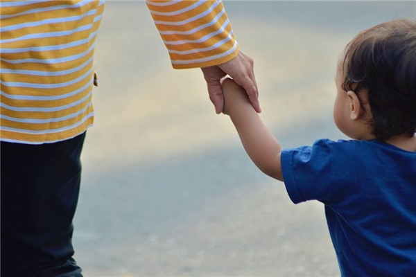 夢到被媽媽拋棄好不好_周公解夢
