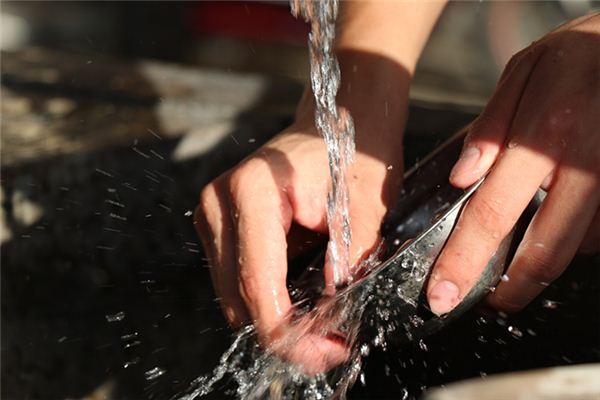 夢見洗髒碗_周公解夢