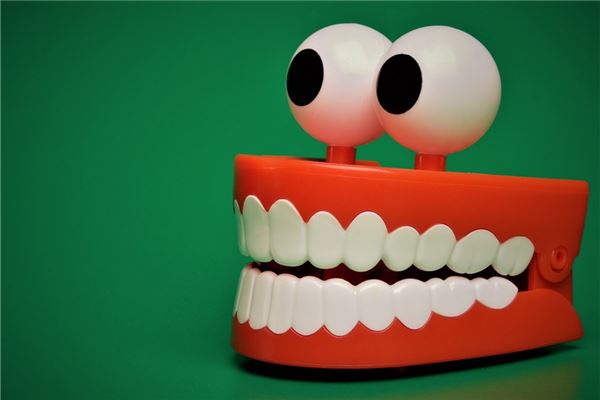 夢見牙齦脫落_周公解夢