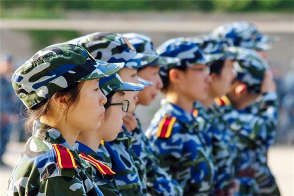 女人夢見軍訓_周公解夢