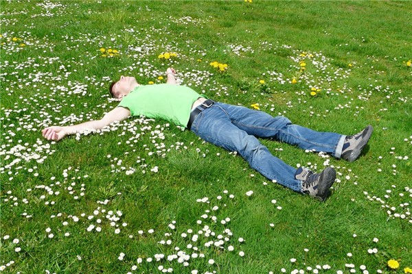 夢到遇到死人有何寓意_周公解夢