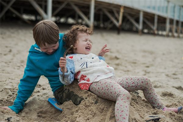 夢見與妹妹吵架_周公解夢