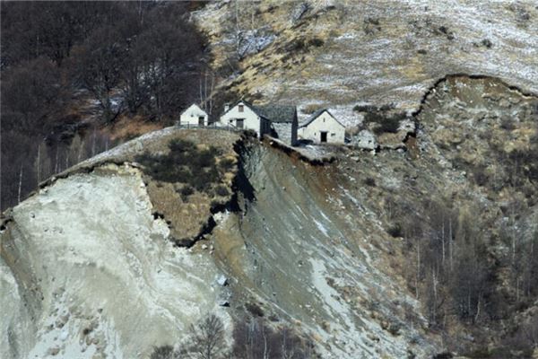 夢見山倒塌是什麼意思_周公解夢