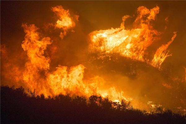 夢見火災逃生成功_周公解夢