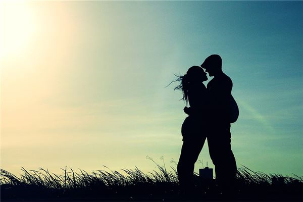 夢到了有人想追殺我被男人救是不是好的徵兆呢_周公解夢