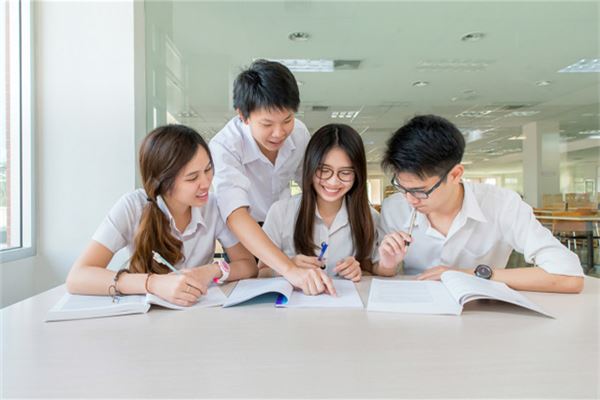 2021屬馬的高考_十二生肖