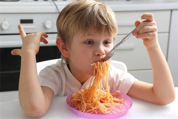 夢見餵小孩吃飯_周公解夢