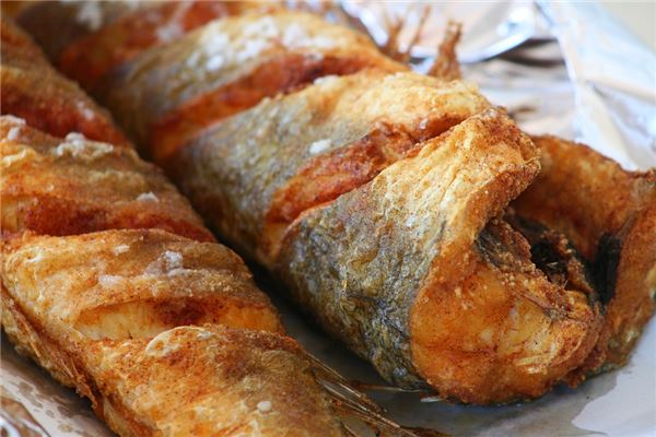 夢見油鍋里炸魚_周公解夢