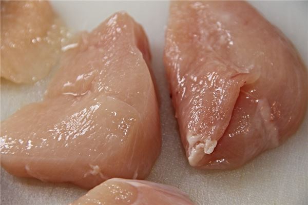 夢見生雞肉塊_周公解夢