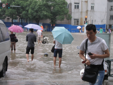 夢見別人家發大水