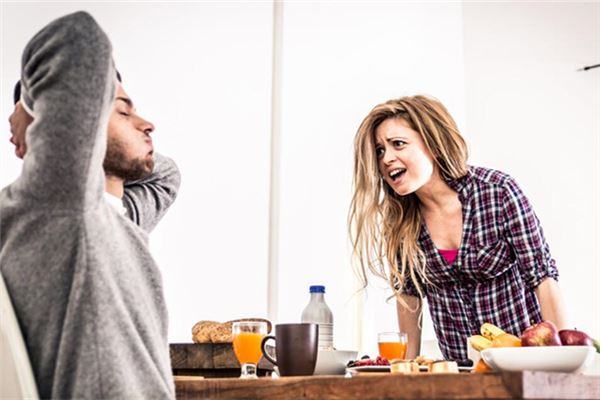 孕婦夢到和老公吵架_周公解夢