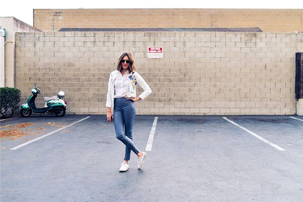 夢見找褲子穿_周公解夢