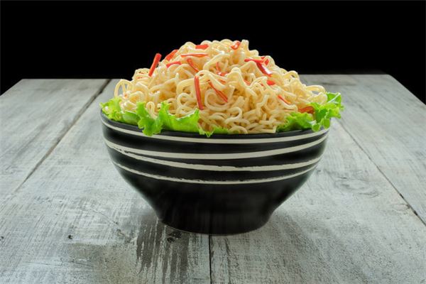 夢見吃速食麵_周公解夢