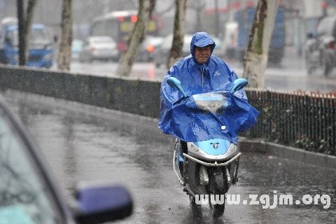 夢見騎電瓶車