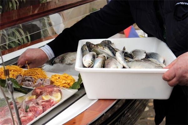 夢見洗殺好的魚_周公解夢