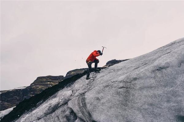 夢見上山又下山_周公解夢