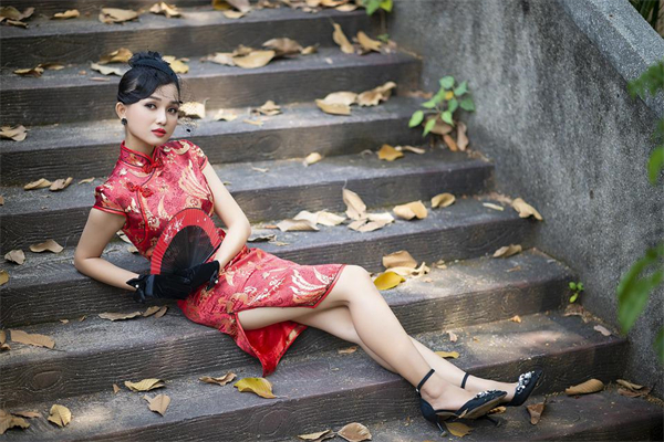 夢到了紅旗袍代表什麼_周公解夢