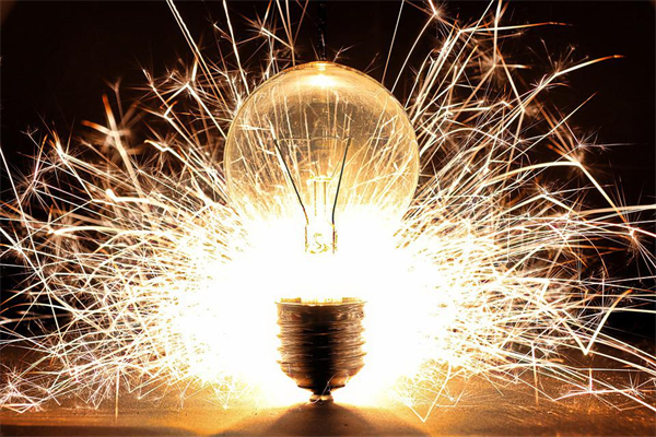 夢到電火花會是什麼預兆_周公解夢