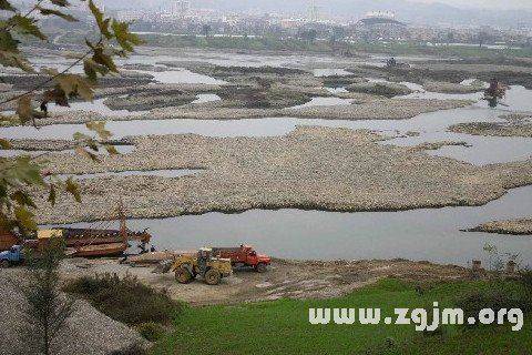 夢見河水沙石